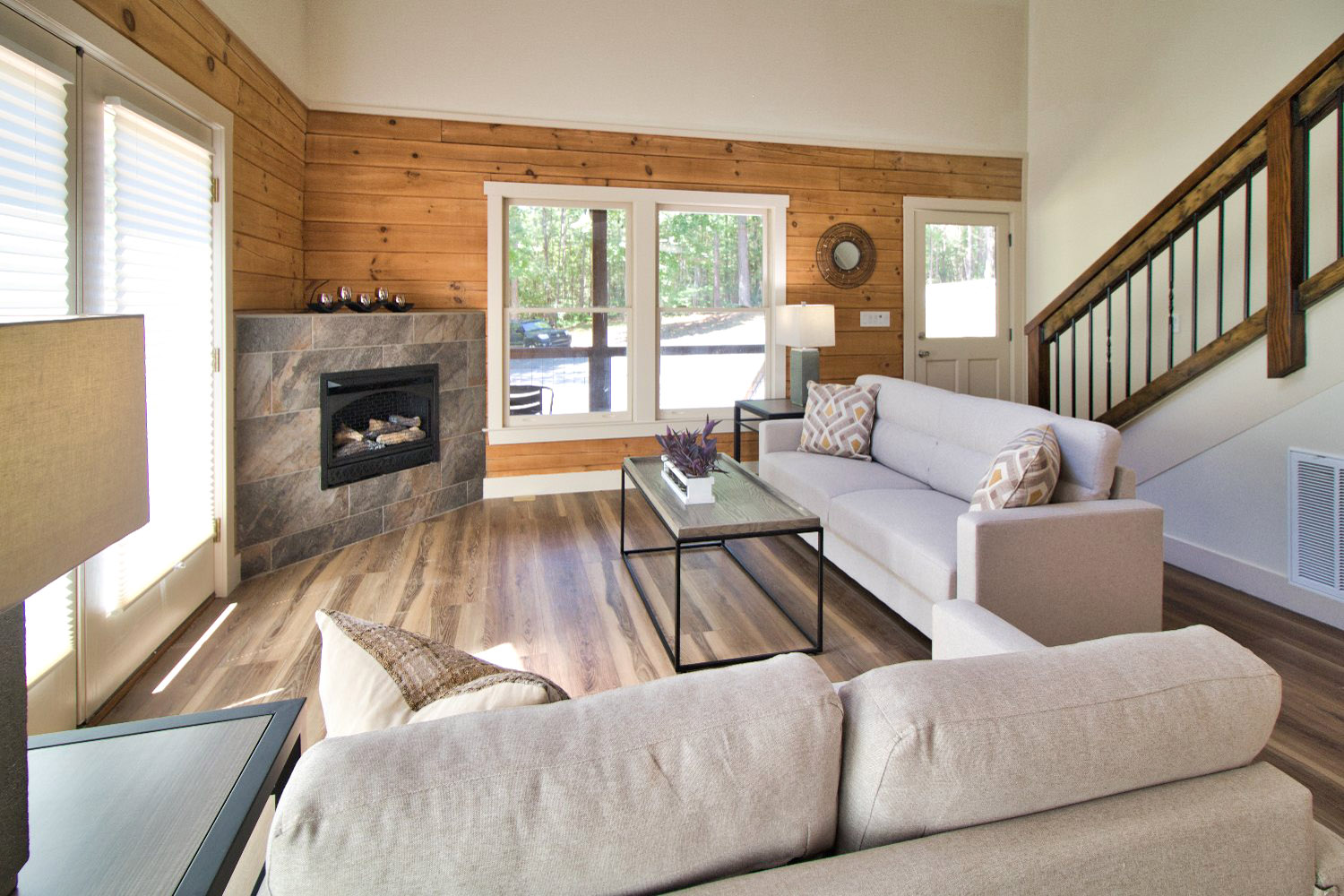 MLS # 4283344 | 2.00 acres | New log cabin w/stream in gated Hearthstone Ridge