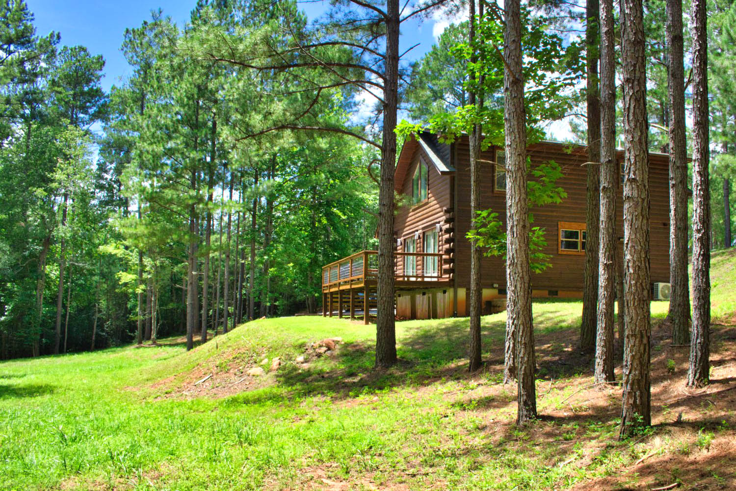 MLS # 4283344 | 2.00 acres | New log cabin w/stream in gated Hearthstone Ridge