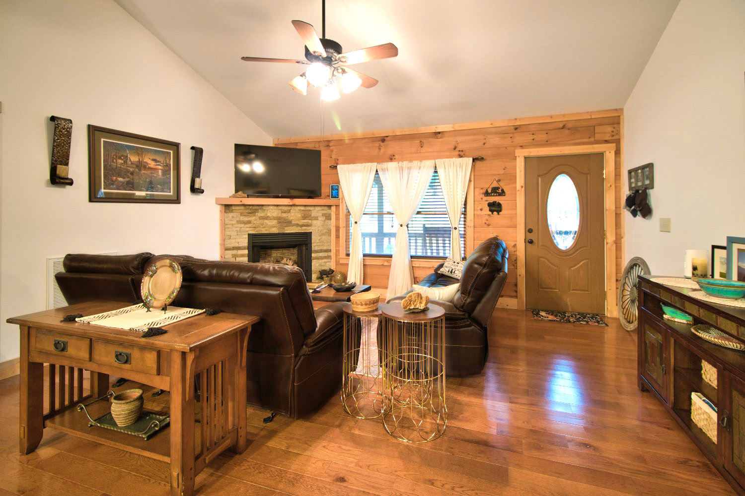 MLS #4309990 | 3.03 acres | Log cabin w/creek frontage in gated Hearthstone Ridge