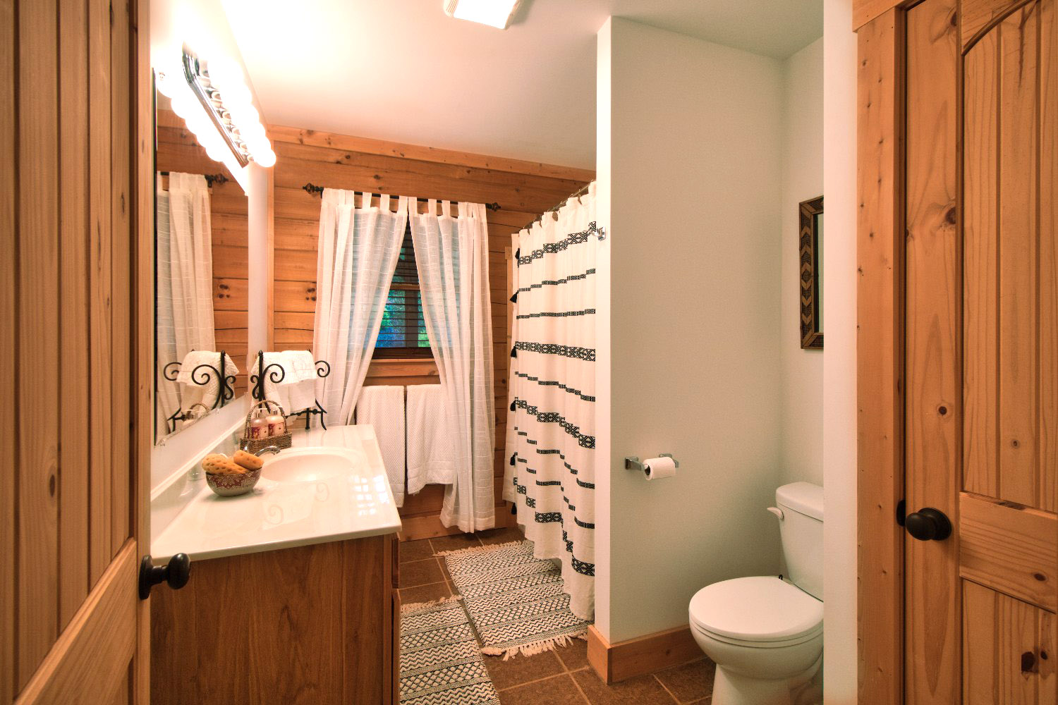 MLS #4309990 | 3.03 acres | Log cabin w/creek frontage in gated Hearthstone Ridge