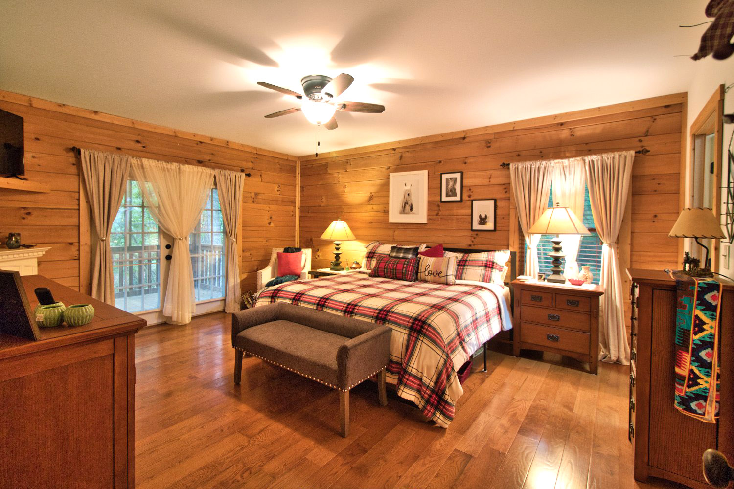 MLS #4309990 | 3.03 acres | Log cabin w/creek frontage in gated Hearthstone Ridge