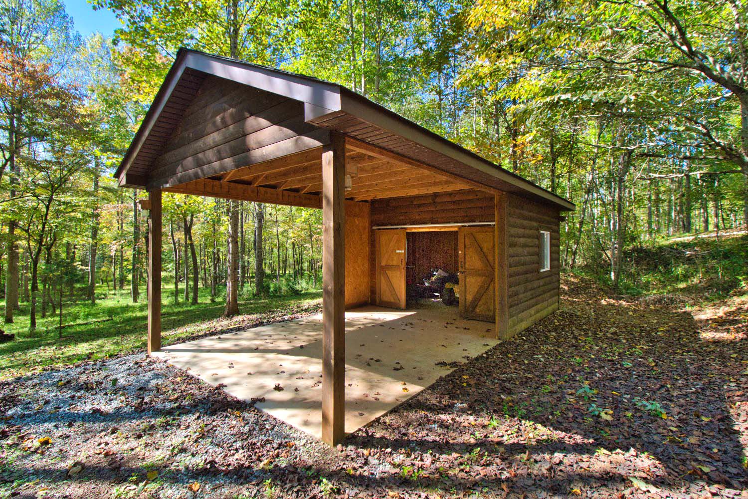 MLS #4309990 | 3.03 acres | Log cabin w/creek frontage in gated Hearthstone Ridge