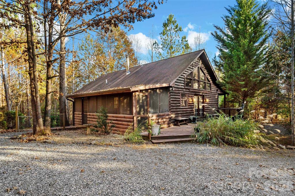 Cabin on 1.55 acres in Union Mills, NC