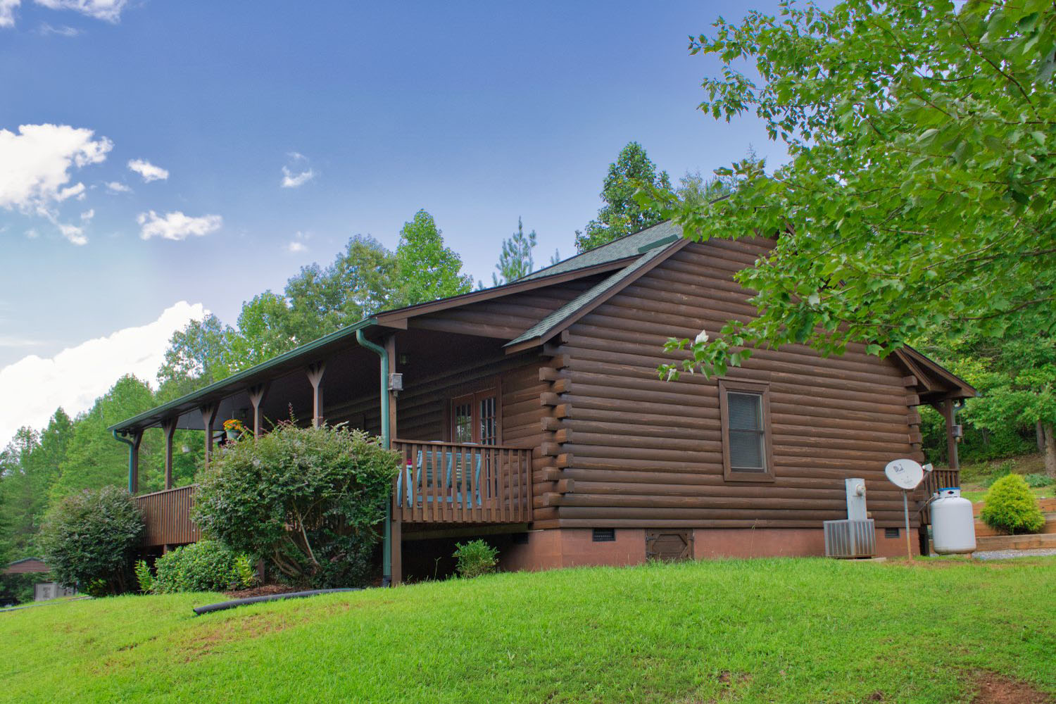 log cabin on 2.21 acres in Union Mills, NC