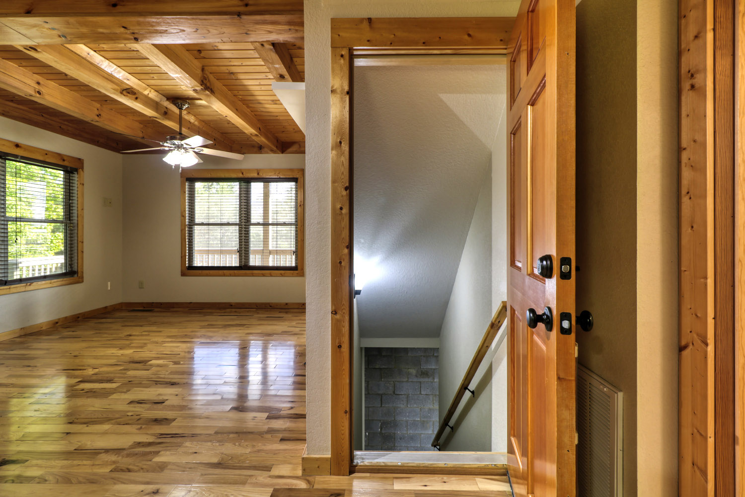 MLS # 4435771 | 1.37 acres | 3/2 fenced home w/large garage in gated Hearthstone Ridge