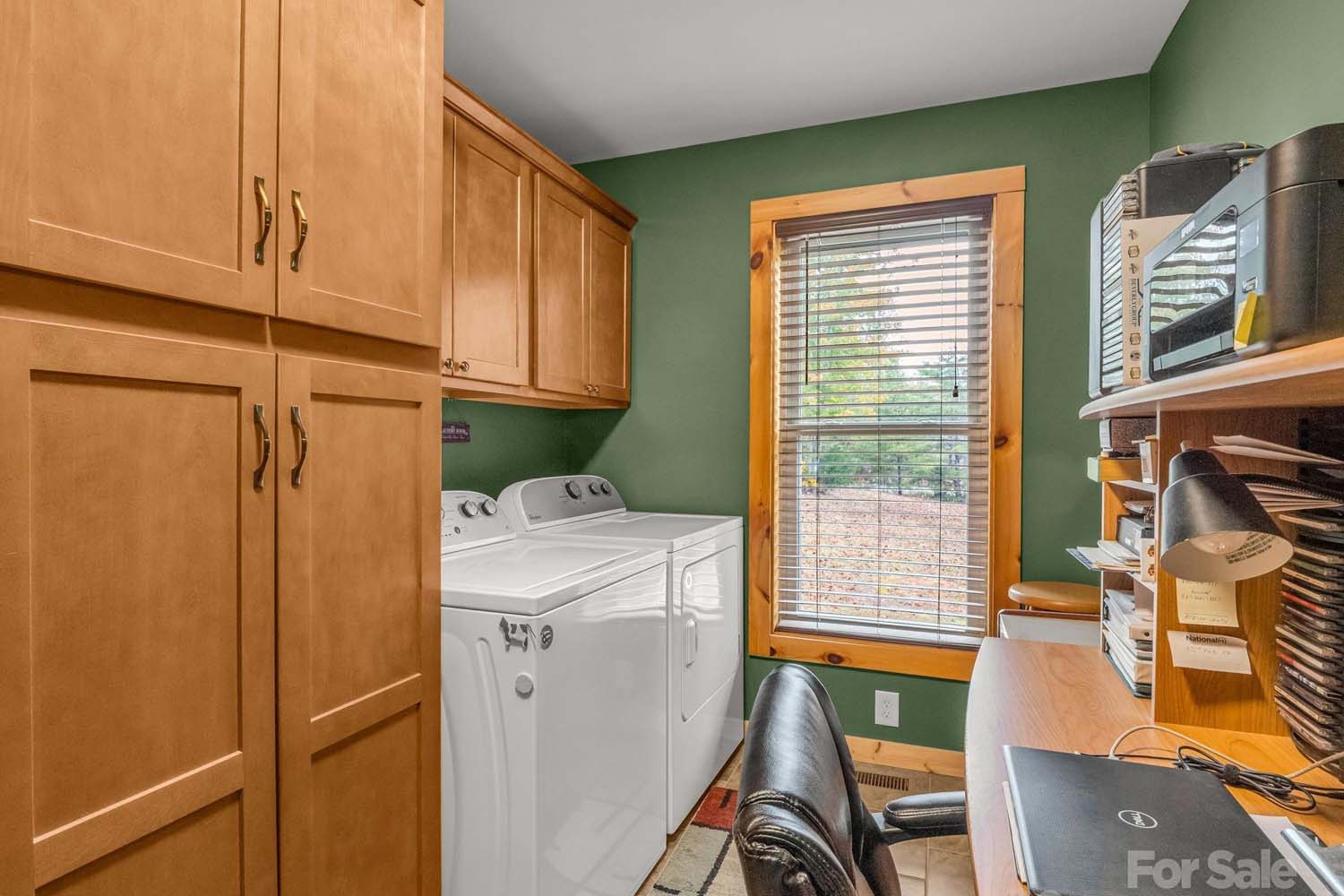 MLS # 4317464 | 4.60 acres | Cabin w/barn in gated Hearthstone Ridge